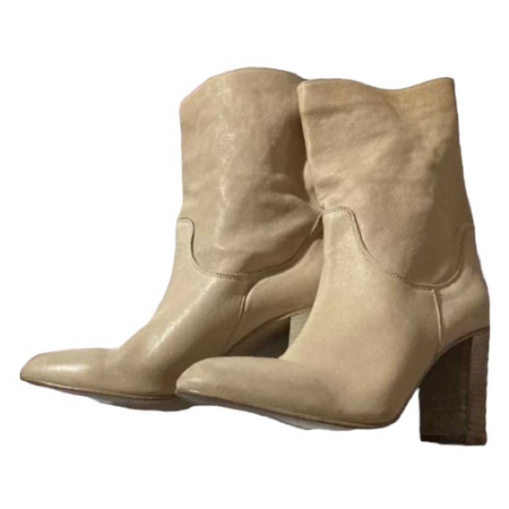 Free People Dakota cream boots Made in Italy  size 41 EU.    US 10 1/2